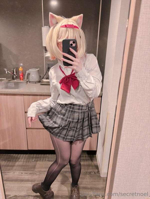 Fluffy tail pics :3