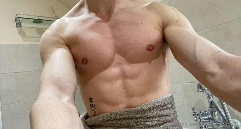 Fuck my body is hot