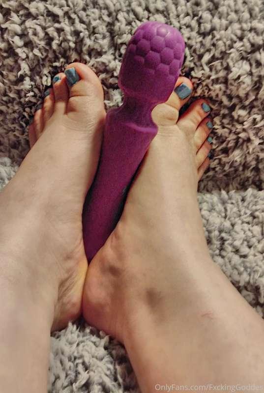 Some cute feet pics! Enjoy!