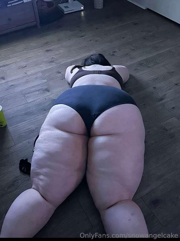 I need my back popped (and something else) 😋