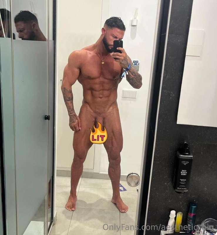 Crawl up and serve me 😈