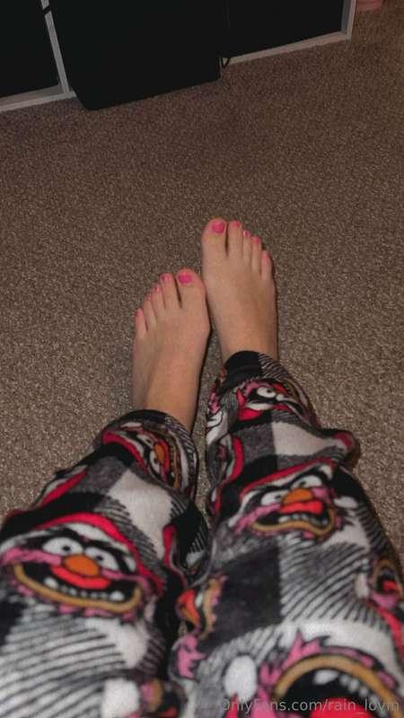 Feet pics 😜