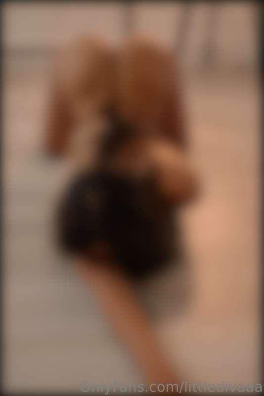 littledivaaa image #0