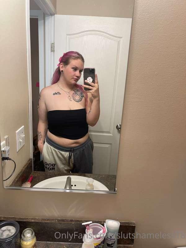 I look pretty hot in tube tops but better with it on the flo..
