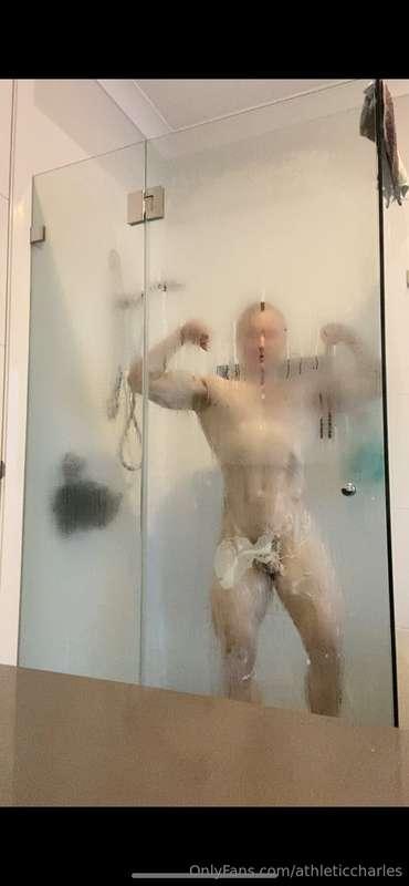 Check your messages for a shower content bundle 👀