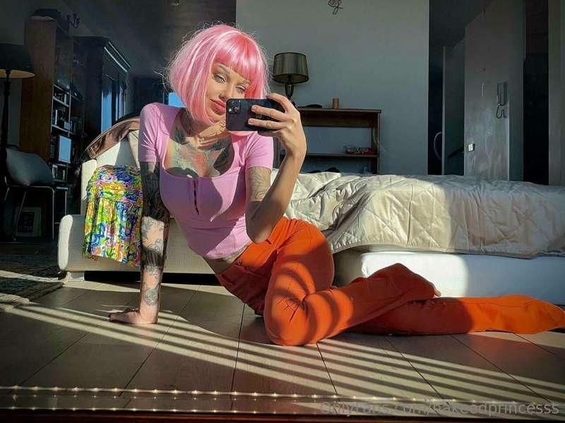 I love this wig so much and when I dress in different looks ..