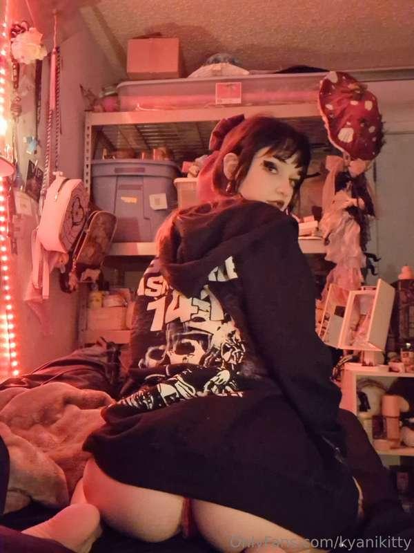 Do you like my new hoodie☺️
