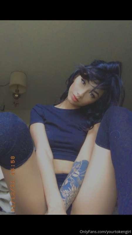 yourtokengirl image #1