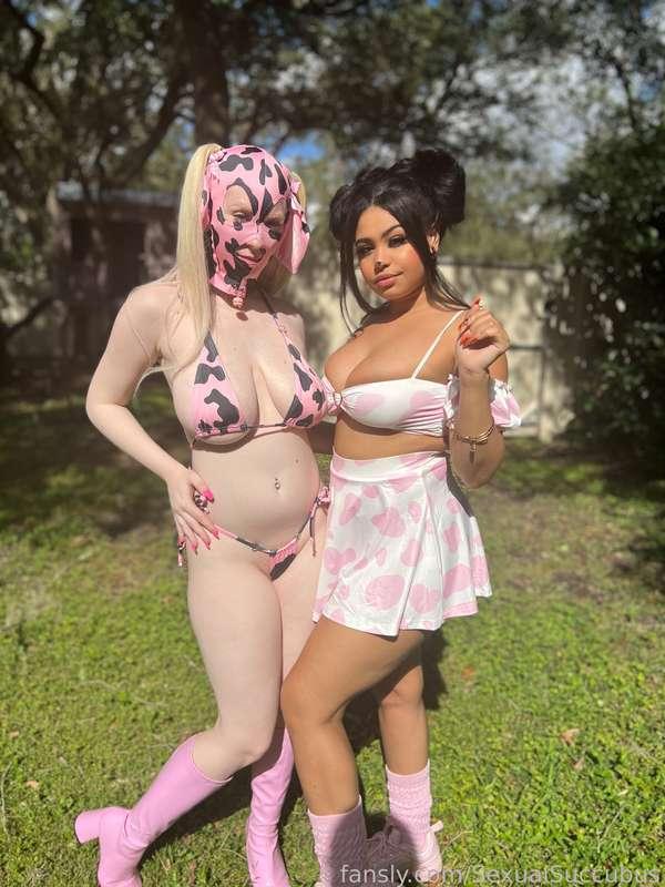So I Know You Guys Liked Bunny Girls, Butttt What About Girls That Go Moo? @GGummii Hehehe &lt;3 #fyp #cowgirls #cowcosplay #sexy #collab #tits #bigtits 