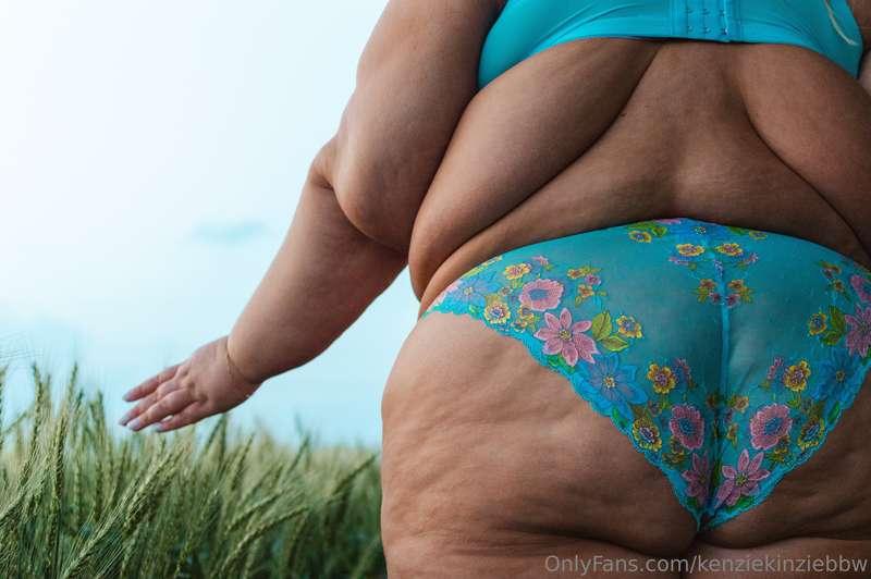 kenziekinziebbw image #3