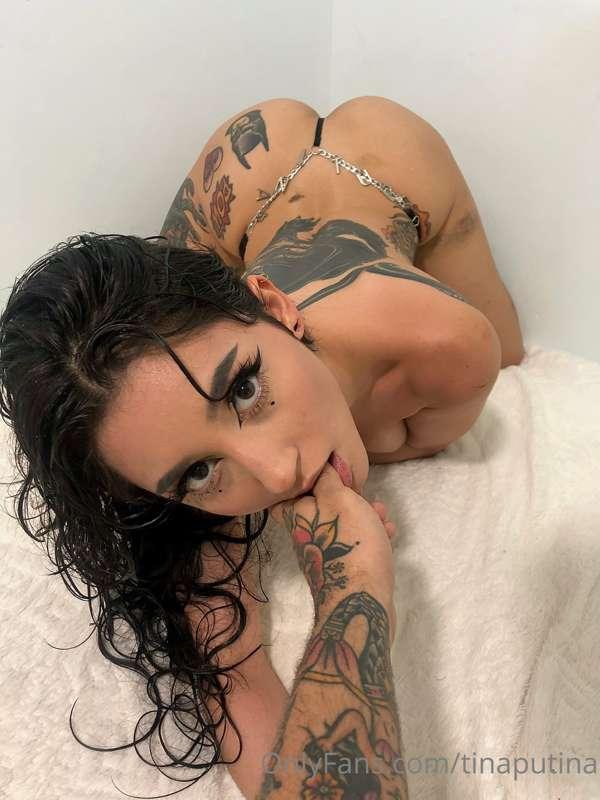 Vota por tu preferido / Vote which one do you prefer 🍑😈