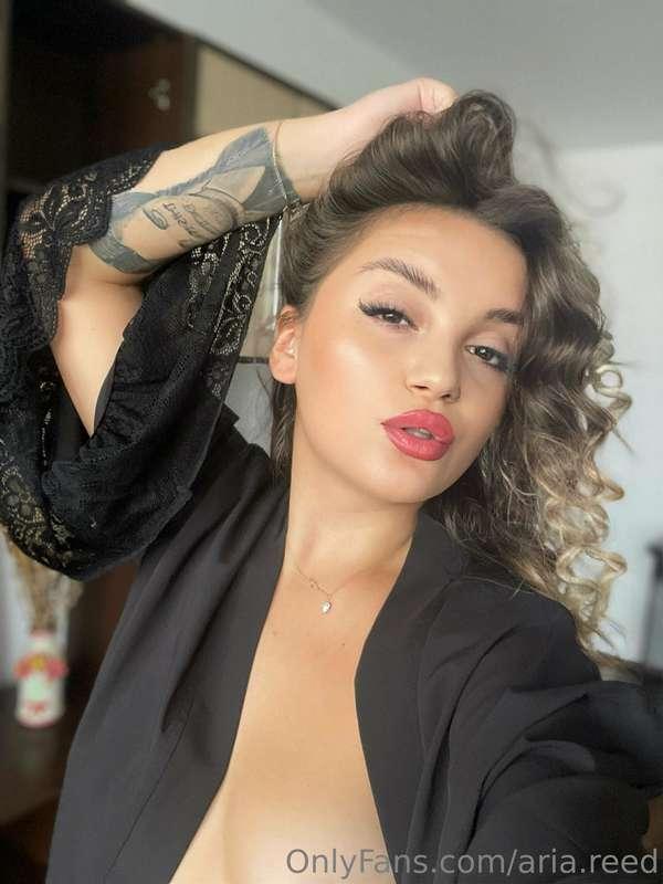 Kiss or spank? (my ass) lol 🤣💗