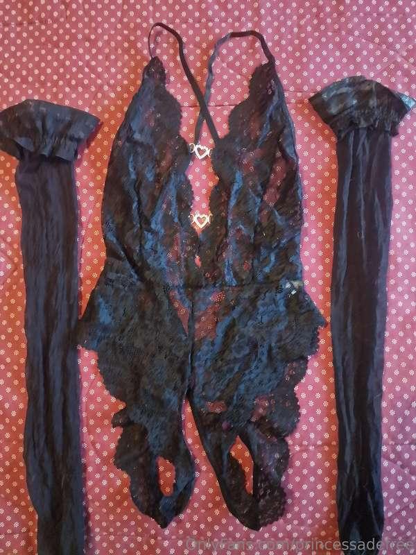 Cumming on my other page : Nämä + mustat korkosaappaat..😏🖤