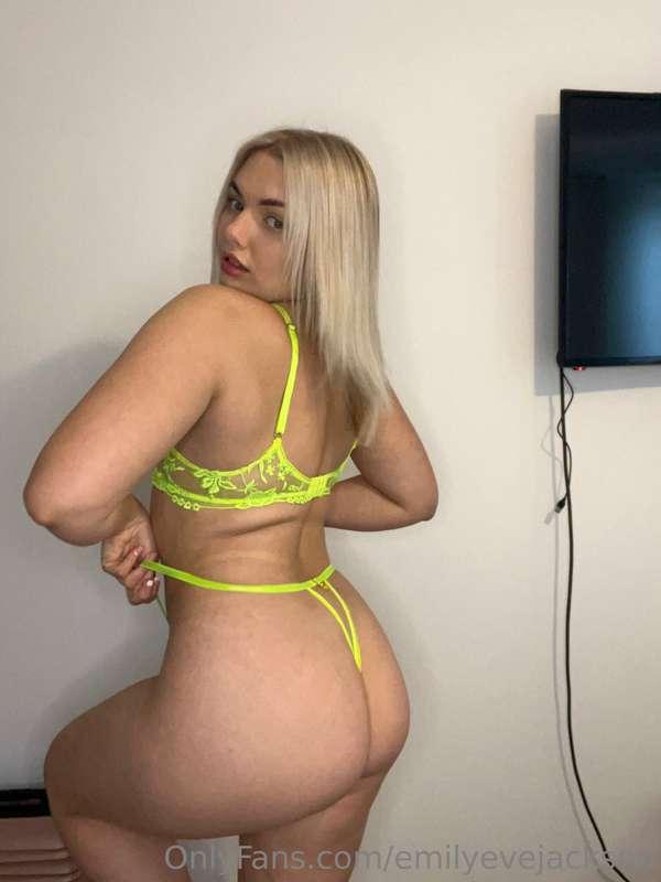 Want to see more? ❤️💋🔥