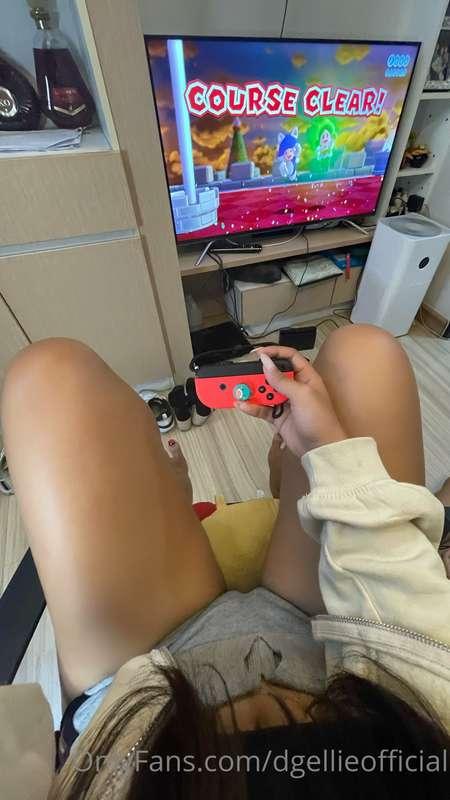 🎮 😳 Do u wanna play Nintendo with me babe ? 

💖💖💖💖