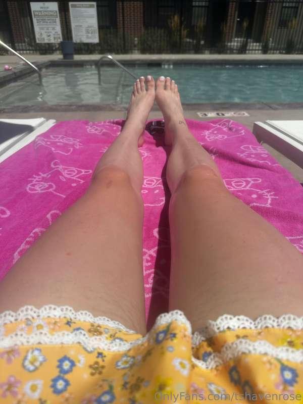 Just some sneaky toes for you 😘