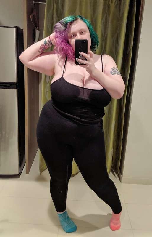 i wanna get used n abused in front of a mirror like this