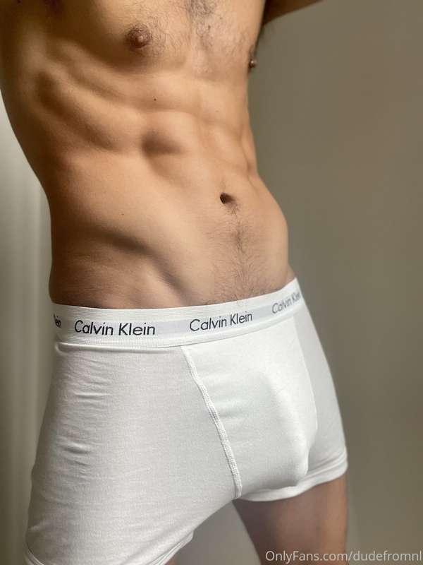 Played with water and white Calvins.. it made me so horny 😈