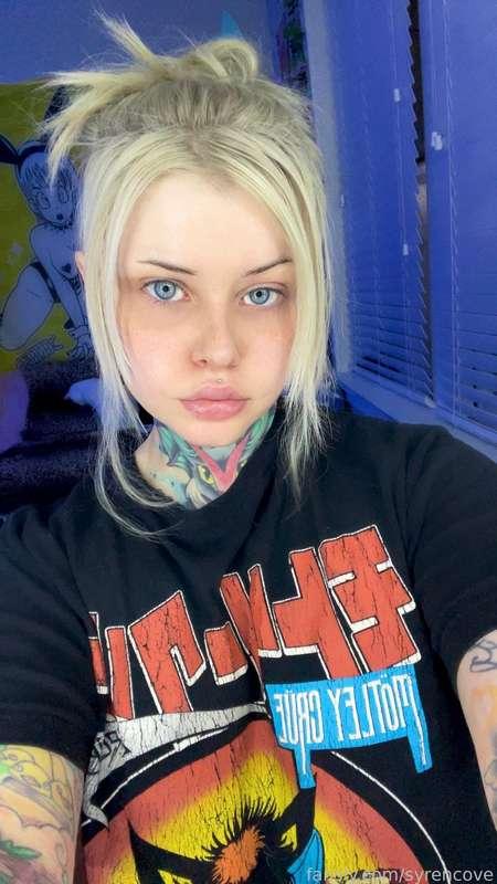 Messed up my makeup not once but twice today so here’s me without makeup 