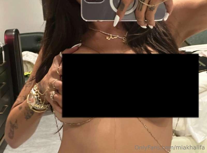 If you didn’t unlock this set… read the review (swipe) and r..