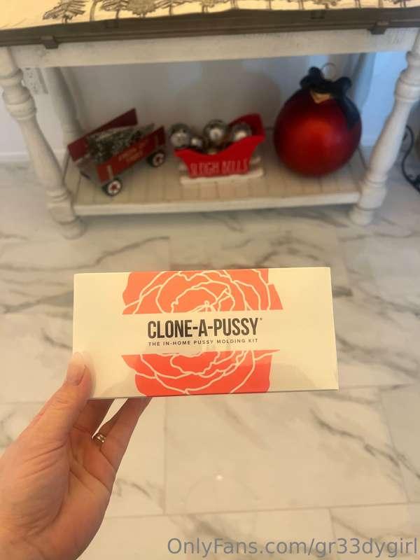 Clone-a-pussy raffle! Tip $10 to be entered to win a clone o..