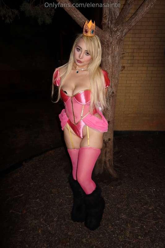 Does pink look good on me? ;) 💖