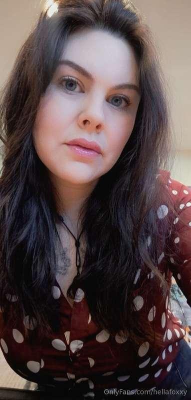 Happy Monday, baby. Let's kick this week's ass and smack min..