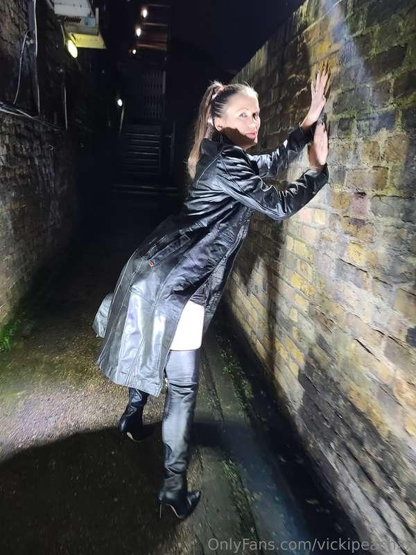 vickipeachxx image #2