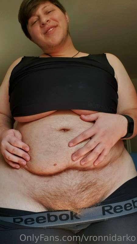 Do you like my belly? 🥺