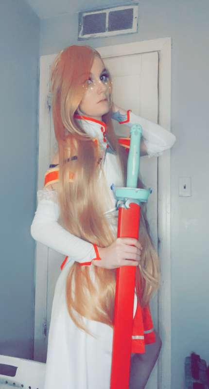 Asuna dreaming of her Kirito 😘 plus a nice little spanking v..
