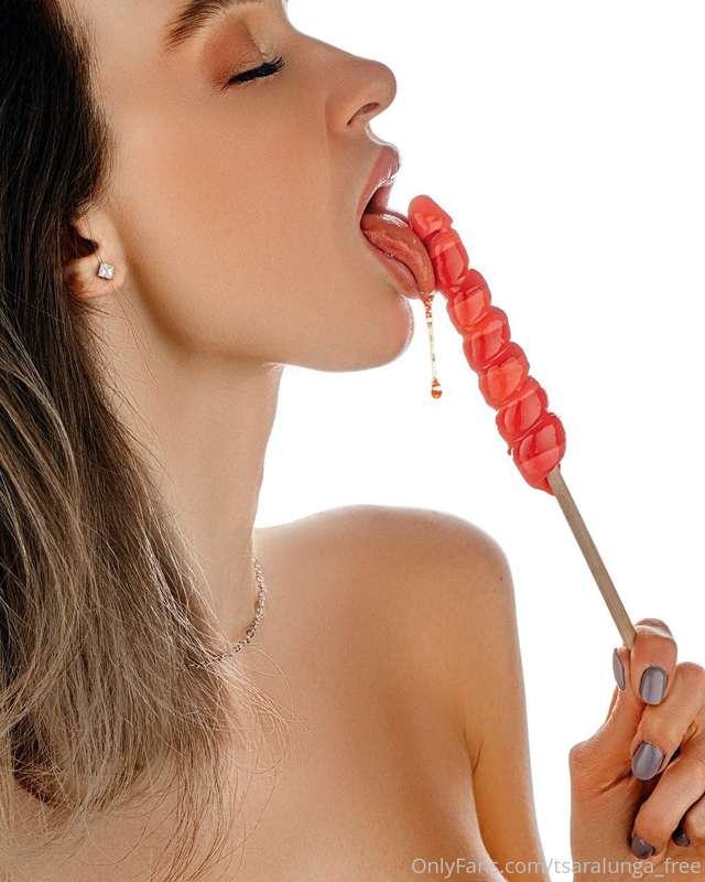 👅😈