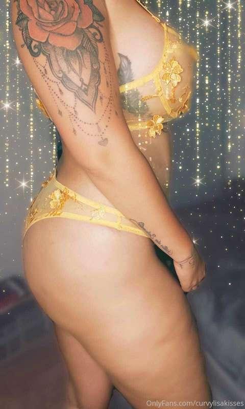 I love theese Golden one 🥰👅

Hope to see you texting soon Da..