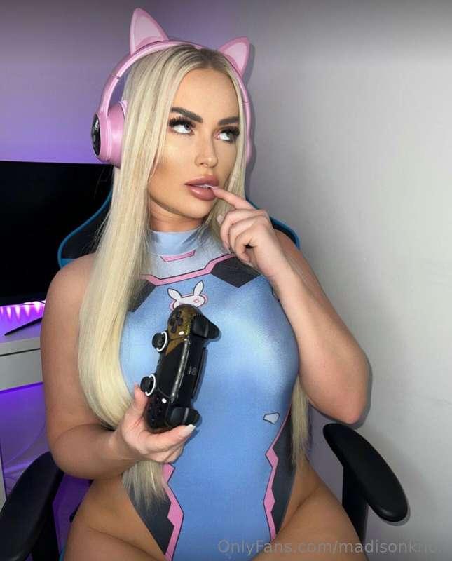 OMG she’s just set her PREMIUM page free for the next 24hrs🥵..