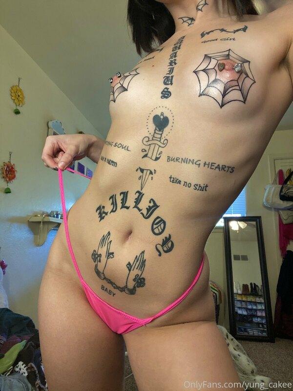 I wanna be covered in tats :(