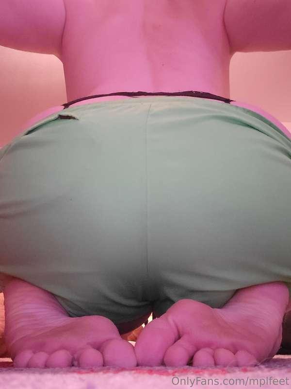 Unlock to drop and see that 🍑