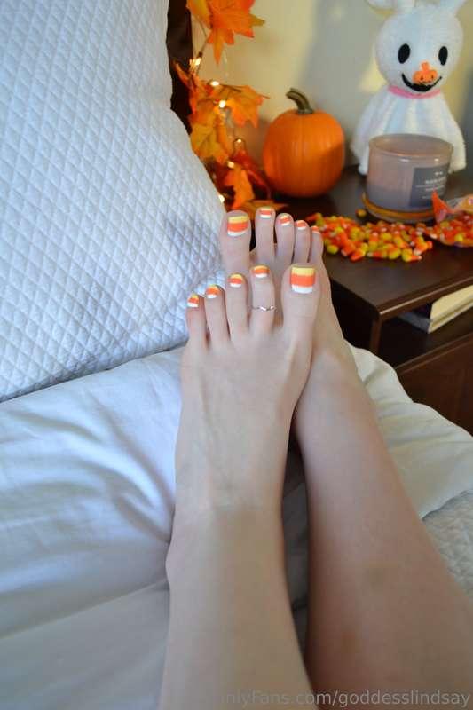 only candy corn I’ll put in my mouth 😏😜 