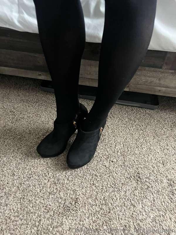 mrs_footjobqueen image #3
