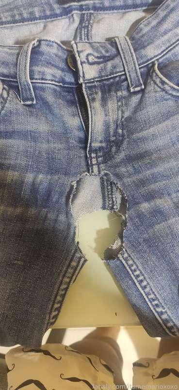 I made crothless jeans... 
#crotchless #jeans #sexting #porn #asian