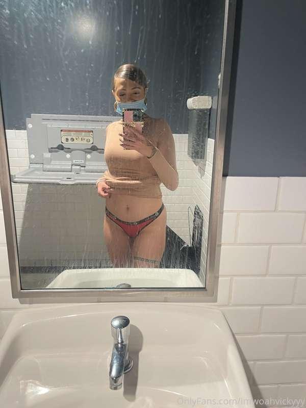i expect u to be dirtier than this mirror 🤤😂