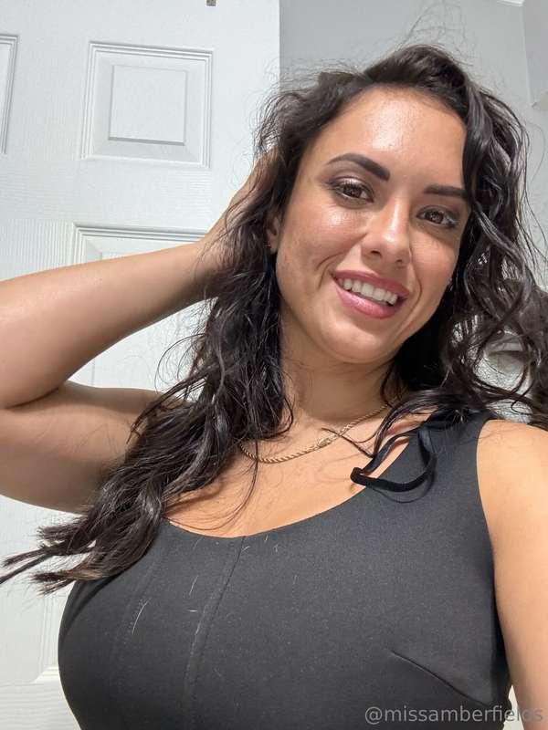 It’s Fri-Yay! 🥰 Ready to celebrate with me?