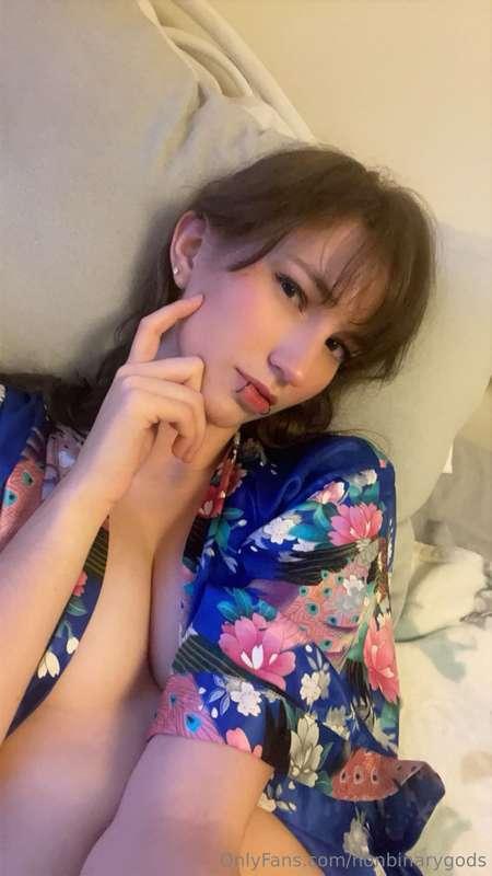 Post shower robe teases? Yes please! 