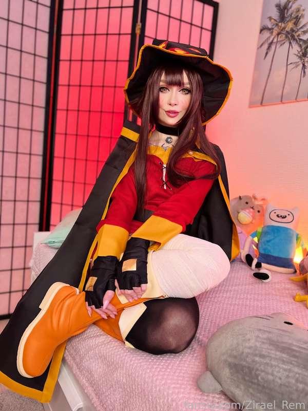 Megumin backstage selfie set🍕