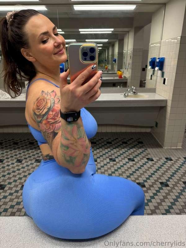 I like a little challenge… think you can give me one 😈💋