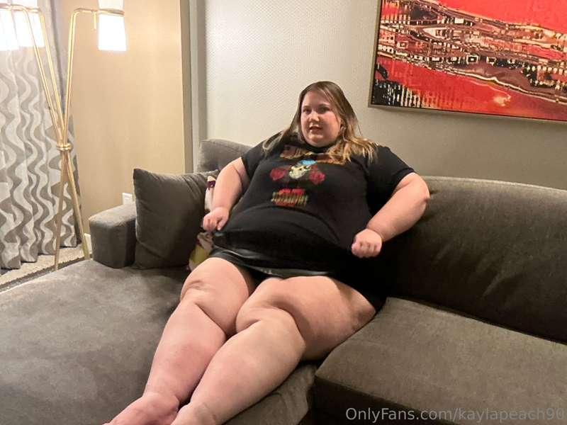 Too hot to keep my clothes on today.....wanna see me take th..