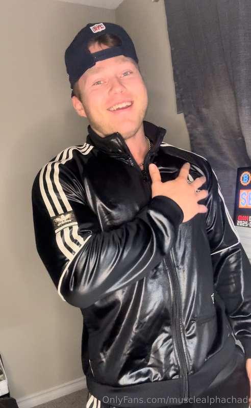 LEATHER/ CUCK/ DOMINATION / hairy chest. Muscle Chad really ..