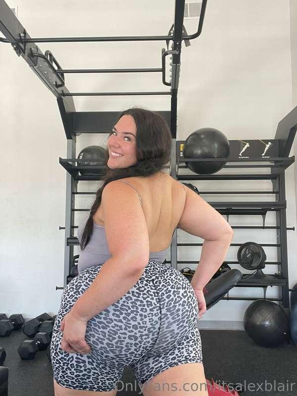 Would you work out with me??? Let’s get me into some new wor..