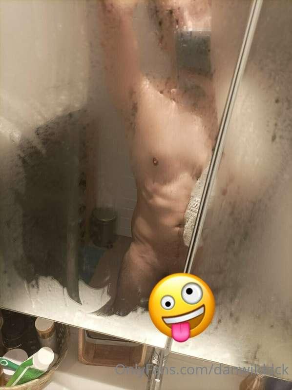 Just had a shower and I think I woke up a bit too much 😅😅🍆🍆