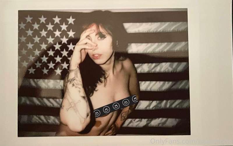 Censored but that’s ok 🖤 honestly considering selling Polaro..