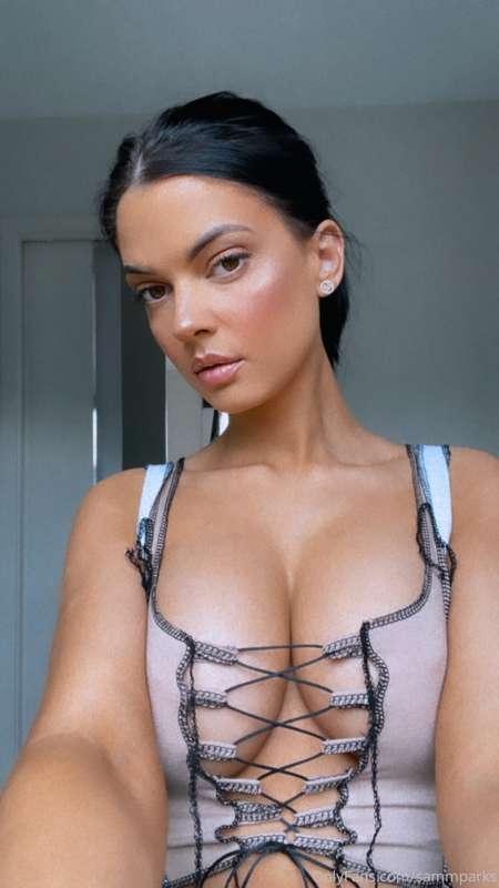Putting on something sexy always makes me feel better… 🙈✨