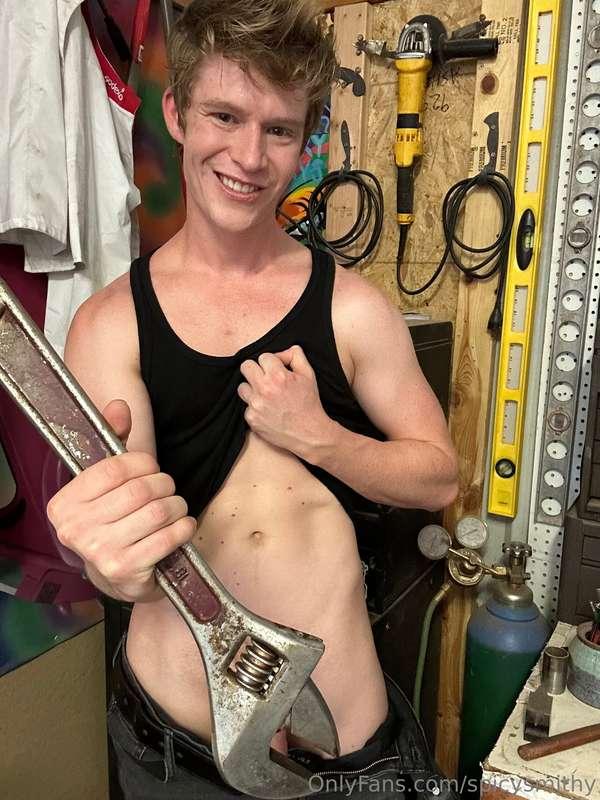 Just sent out a hot sweaty new cumshot vid! If you missed it..